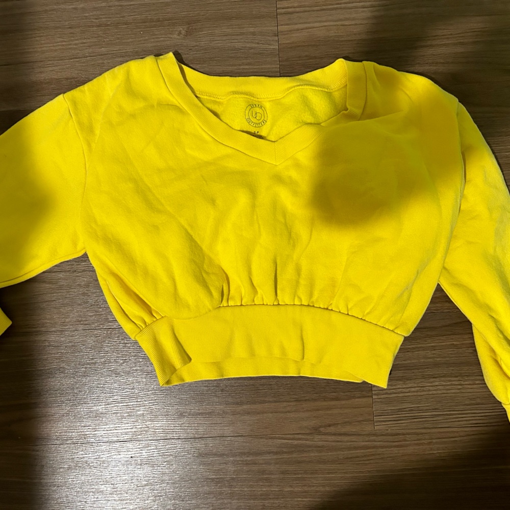 Cropped crew neck